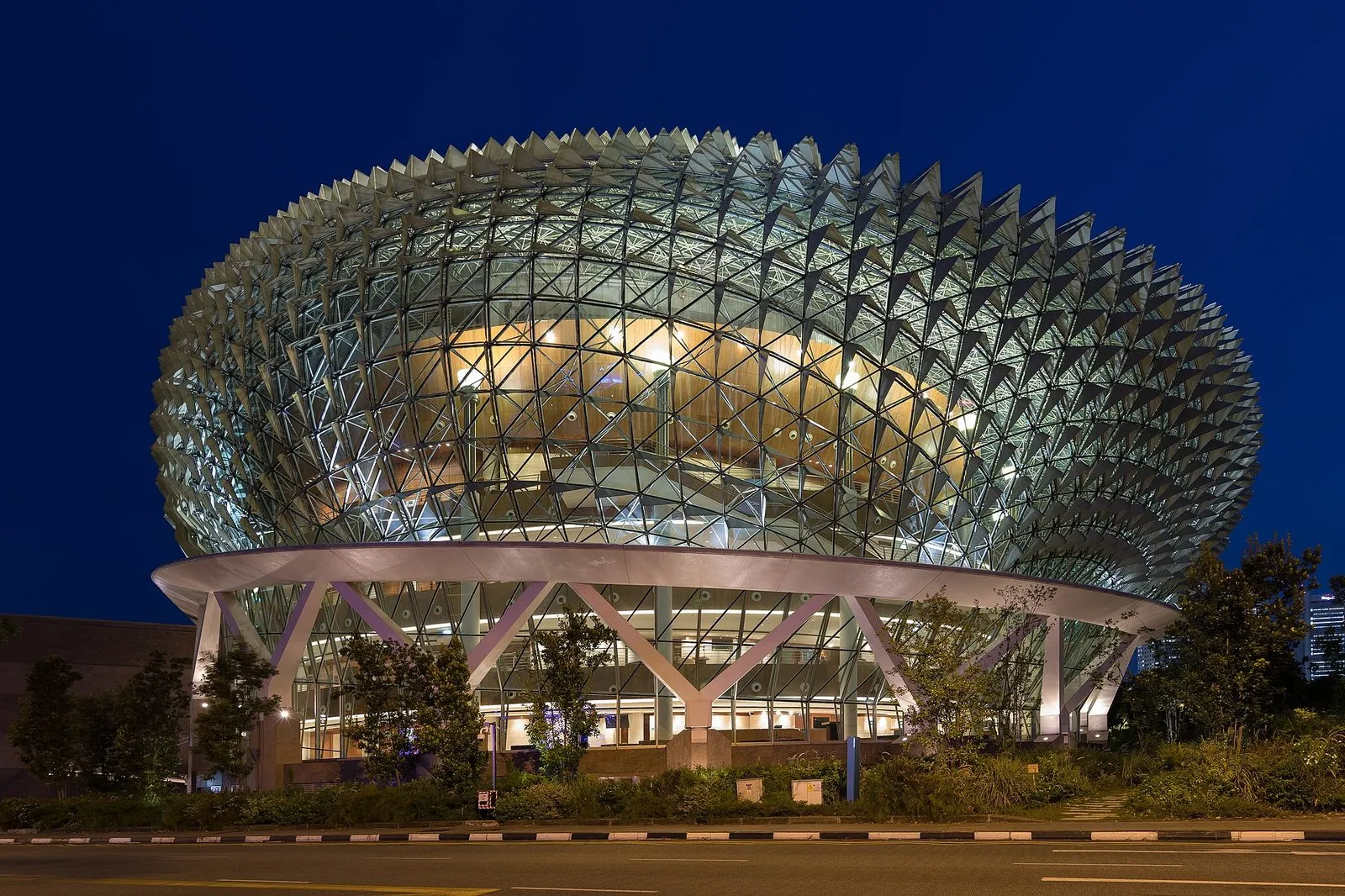 Esplanade – Theatres on the Bay, Singapore, at blue hour.